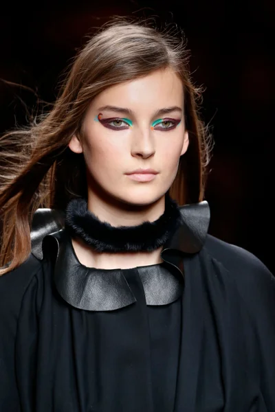 Look 11